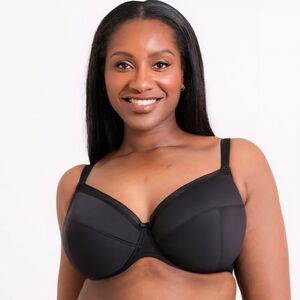 NWOT FLIRTELLE Women's Black Josie Plunge Underwire Bra Size US 34I Adjustable.